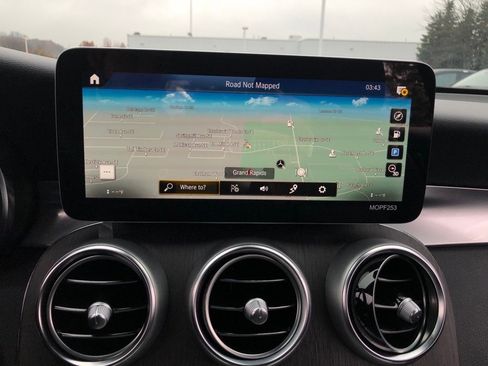 Used 2022 Mercedes-Benz GLC 300 4MATIC w/ Driver Assistance Package image 26