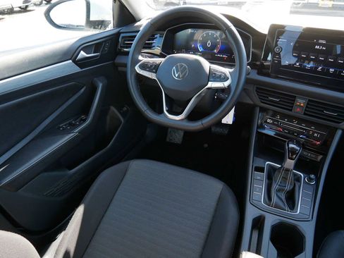 Used 2025 Volkswagen Jetta S FWD image 9