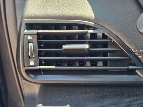 Certified 2025 Subaru Outback Premium image 25