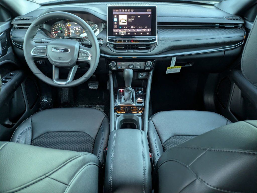Used 2026 Jeep Compass Latitude AWD/4WD image 26