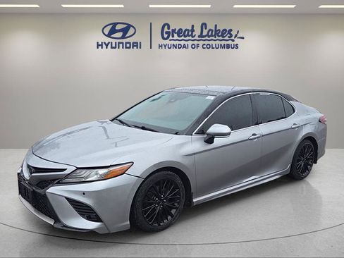 Used 2019 Toyota Camry XSE FWD image 1