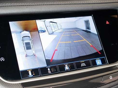 Used 2025 Cadillac XT5 Sportv w/ Technology Package AWD/4WD image 30