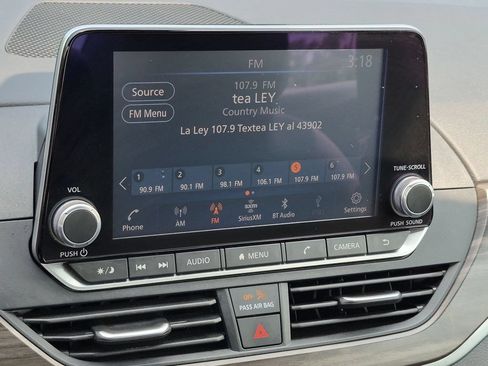 Used 2025 Nissan Altima 2.5 SV FWD image 17