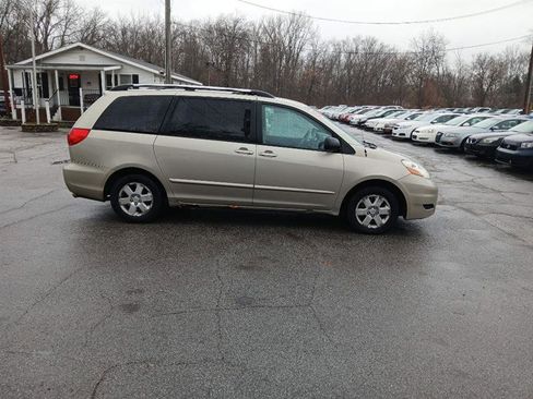 Used 2008 Toyota Sienna CE image 6