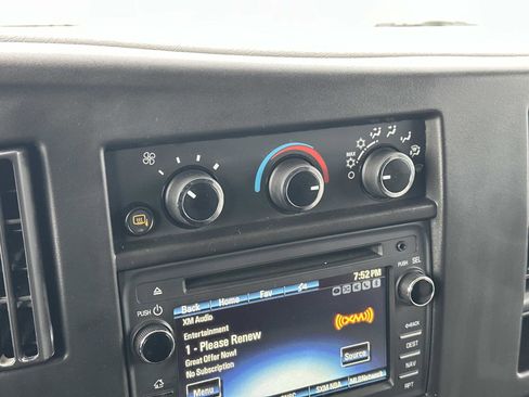 Certified 2017 Chevrolet Express 2500 image 29