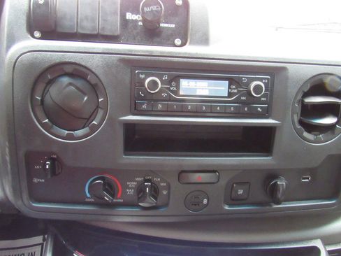 Used 2023 Ford E-450 and Econoline 450 Super Duty w/ Power Windows & Locks Group image 40