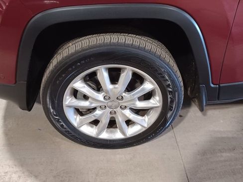 Used 2014 Jeep Cherokee Limited w/ Technology Group image 3