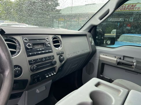 Used 2011 Ford F250 XLT w/ Snow Plow Prep Pkg image 9
