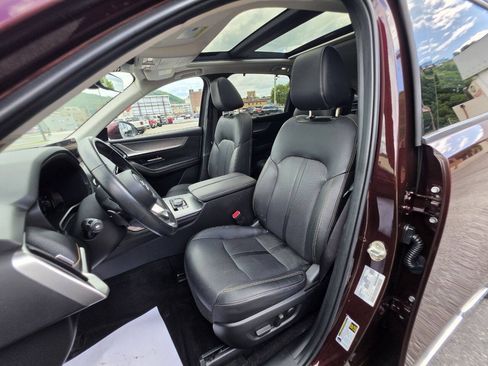 Used 2024 MAZDA CX-90 Plug-In Hybrid w/ Premium Pkg AWD/4WD image 19