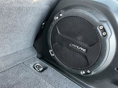 Used 2018 Jeep Wrangler Unlimited Sahara image 29