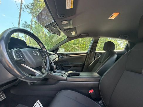 Used 2020 Honda Civic Sport image 17