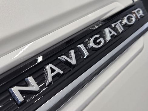 Used 2024 Lincoln Navigator L Black Label AWD/4WD image 12