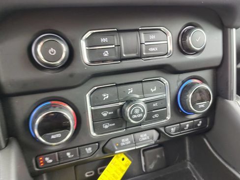 Used 2021 Chevrolet Tahoe Premier AWD/4WD image 20