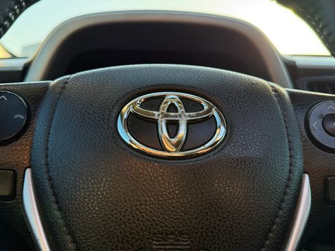 Used 2017 Toyota RAV4 XLE FWD image 18