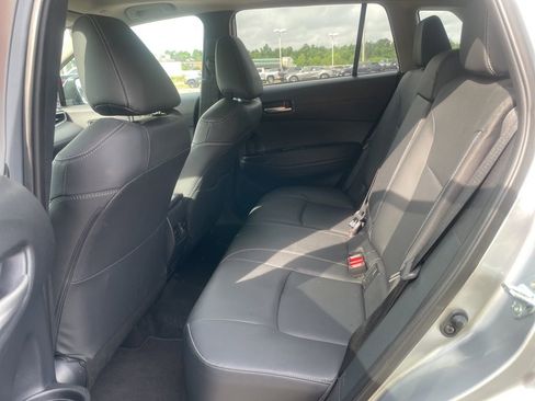 Used 2025 Toyota Corolla Cross XLE w/ Convenience Package FWD image 12