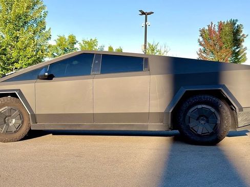 Used 2025 Tesla Cybertruck AWD Crew Cab image 5