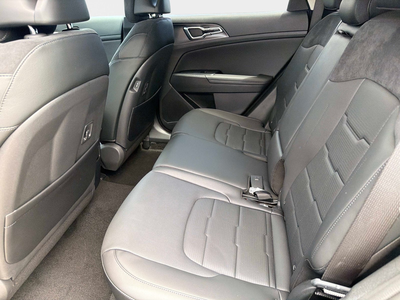 New 2026 Kia Sportage SX FWD image 11