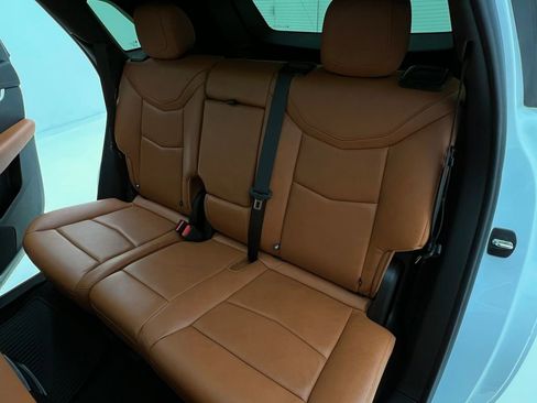 Used 2020 Cadillac XT5 Premium Luxury image 16