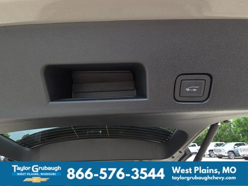 New 2026 Chevrolet Traverse Z71 w/ Enhanced Driving Package AWD/4WD image 35