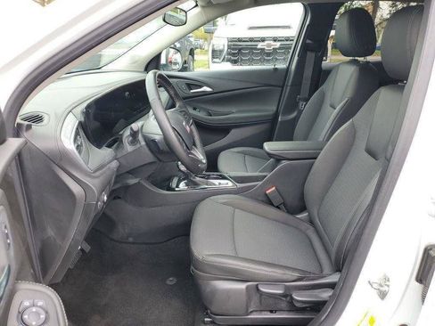 Certified 2024 Buick Encore GX Preferred FWD image 5