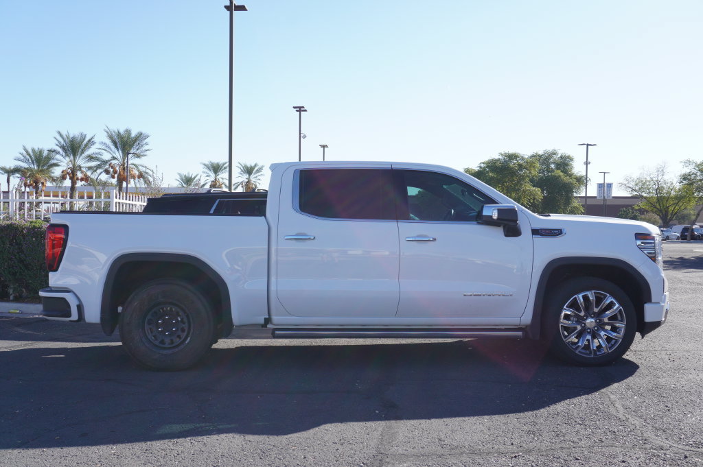 Used 2023 GMC Sierra 1500 Denali w/ Denali Reserve Package AWD/4WD image 4