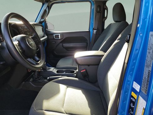 Used 2024 Jeep Wrangler Unlimited Sport AWD/4WD image 15