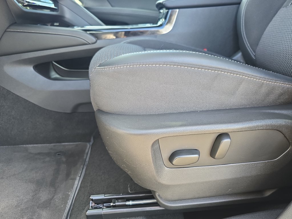 Used 2023 Buick Envision Preferred w/ Sport Touring Package AWD/4WD image 31