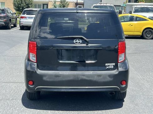 Used 2013 Scion xB FWD image 5