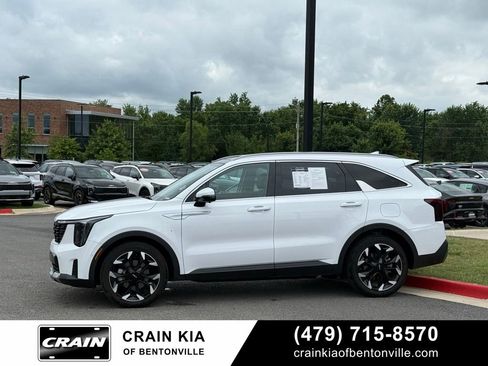 Certified 2025 Kia Sorento SX FWD image 4