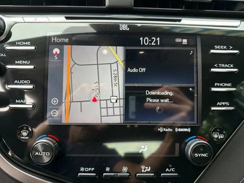 Used 2020 Toyota Camry XLE w/ Driver Assist Package FWD image 22