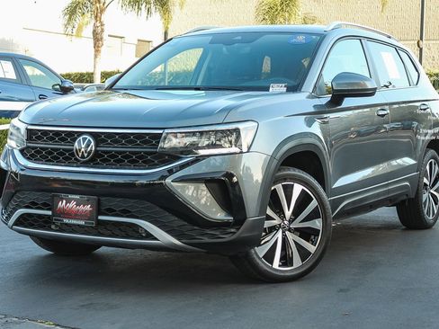 Certified 2024 Volkswagen Taos SE FWD image 1