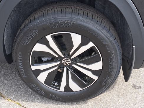 New 2026 Volkswagen Atlas Cross Sport SE AWD/4WD image 30
