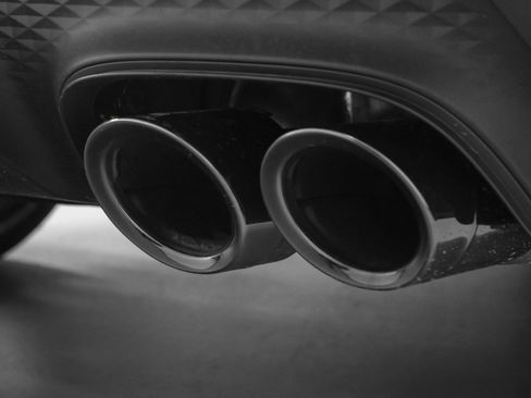 Certified 2025 Porsche Macan image 17