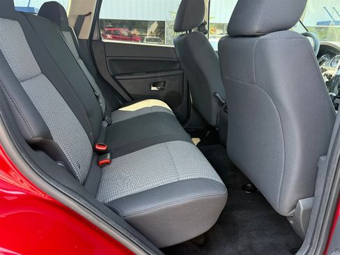 Used 2010 Jeep Grand Cherokee Laredo RWD image 10
