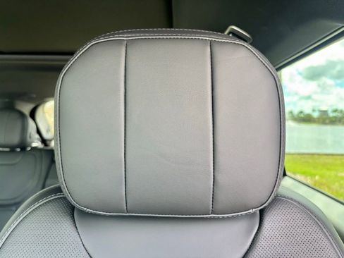 Used 2025 Land Rover Range Rover Sport Dynamic SE image 30