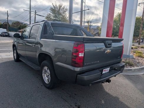 Used 2011 Chevrolet Avalanche LT image 5