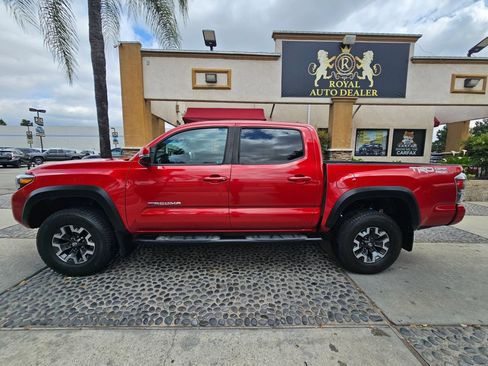 Used 2020 Toyota Tacoma TRD Off-Road w/ Technology Package RWD image 8