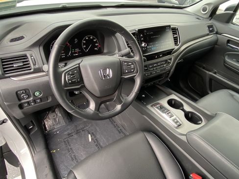 Used 2025 Honda Ridgeline RTL+ image 17