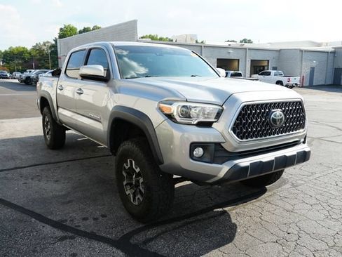 Used 2018 Toyota Tacoma TRD Off-Road RWD image 1