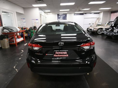 Certified 2024 Toyota Corolla LE FWD image 6