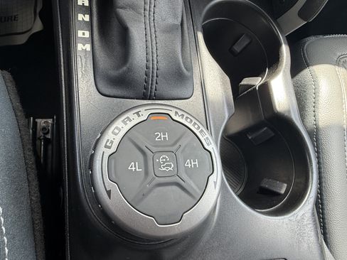 Used 2022 Ford Bronco Outer Banks AWD/4WD image 18