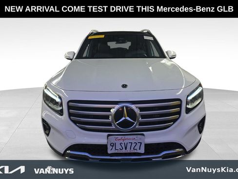 Used 2025 Mercedes-Benz GLB 250 4MATIC image 3