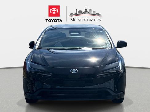 New 2026 Toyota Prius LE FWD image 8