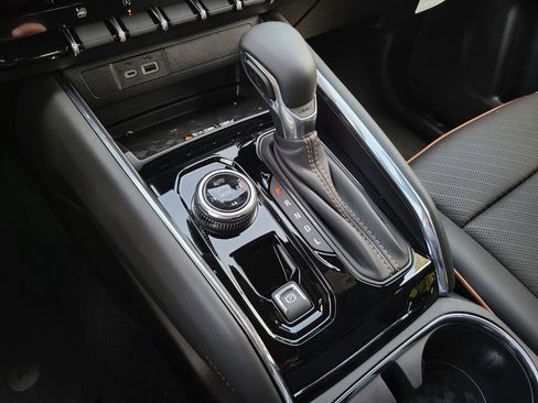 New 2025 GMC Canyon AT4 w/ Nightfall Edition image 10