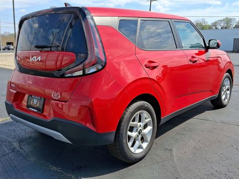 Used 2023 Kia Soul LX w/ LX Technology Package FWD image 46