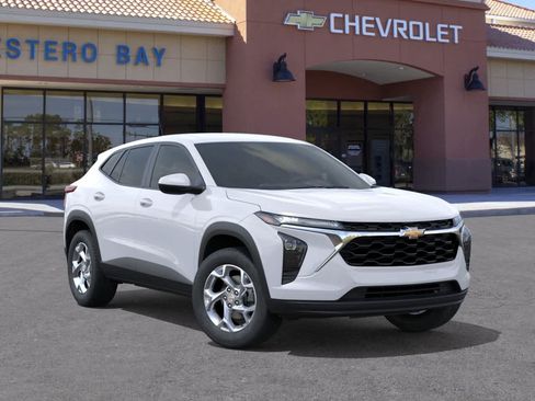 New 2026 Chevrolet Trax LS w/ LS Convenience Package FWD image 7