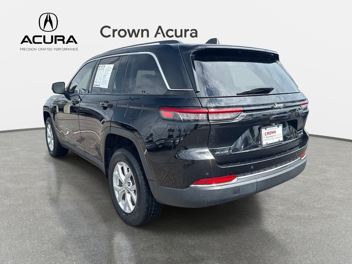 Used 2023 Jeep Grand Cherokee Limited AWD/4WD image 3