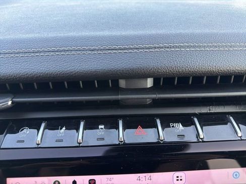 Used 2024 Jeep Grand Cherokee Limited image 27