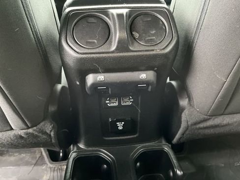 Used 2023 Jeep Gladiator Willys image 24