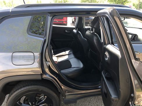 Used 2018 Jeep Compass Latitude AWD/4WD image 28